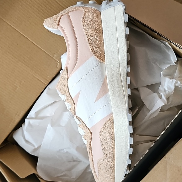 New Balance 327 Sneaker - Picture 6 of 7